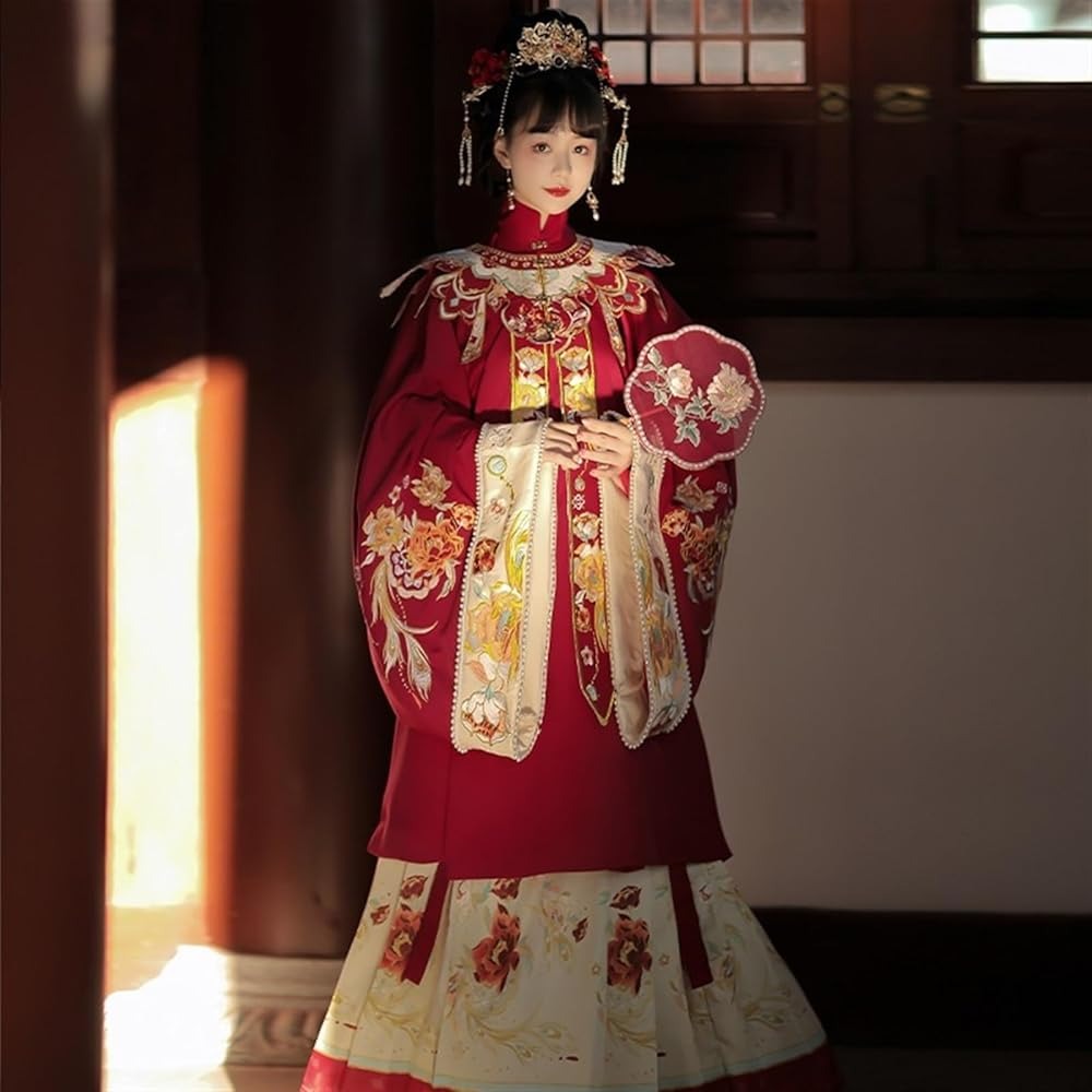 Modern and Traditional Styles Combined in Wedding Hanfu